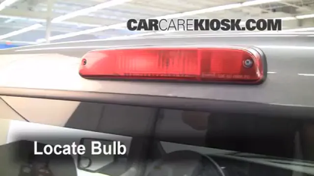 2008 Ford Ranger XL 2.3L 4 Cyl. Standard Cab Pickup Éclairage Feu de freinage central (remplacer l'ampoule)